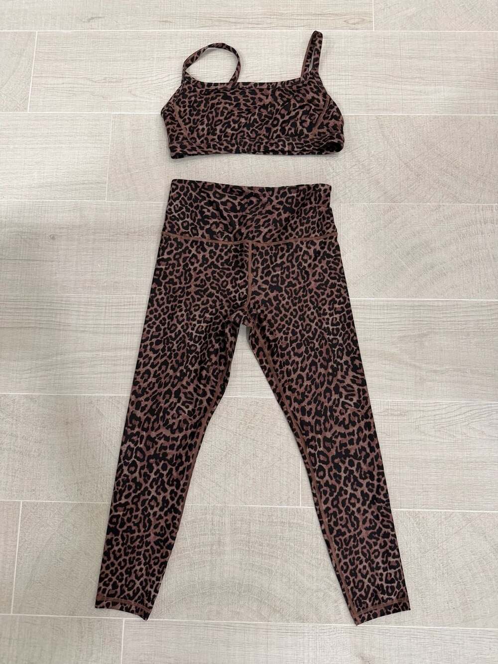 Athleta Leopard Print Elation Ultra High Rise 7/8 Tight Leggings & Sports Bra